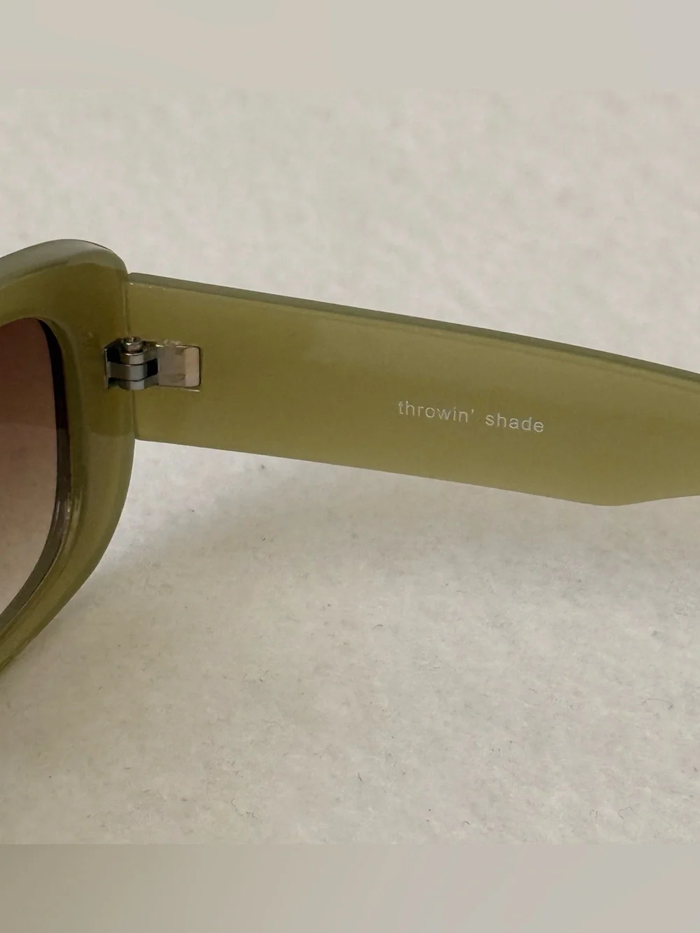 Urban Outfitters Sausalito Rectangle Sunglasses in Olive Green One Size